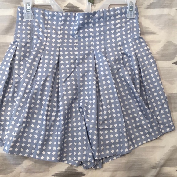 NWT Kori pleated shorts bluish gray with stars sz Small - Picture 1 of 5